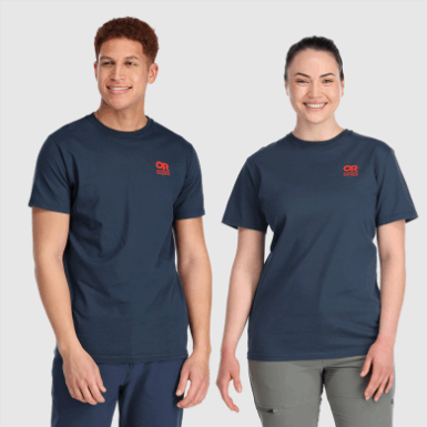 Buitenonderzoek | Lockup Borst Logo T-shirt Marineblauw/cranberry